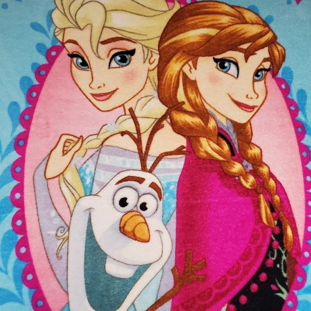 Disney Frozen Nordic Family Throw Blanket Elsa Anna & Olaf The Northwest Company